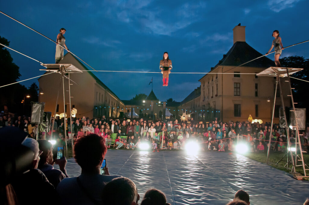 « Nuit des Merveilles » 2019 in Bettemburg. Hircus – Cie Les Chaussons Rouges (Be). (Foto: Alain Piron)